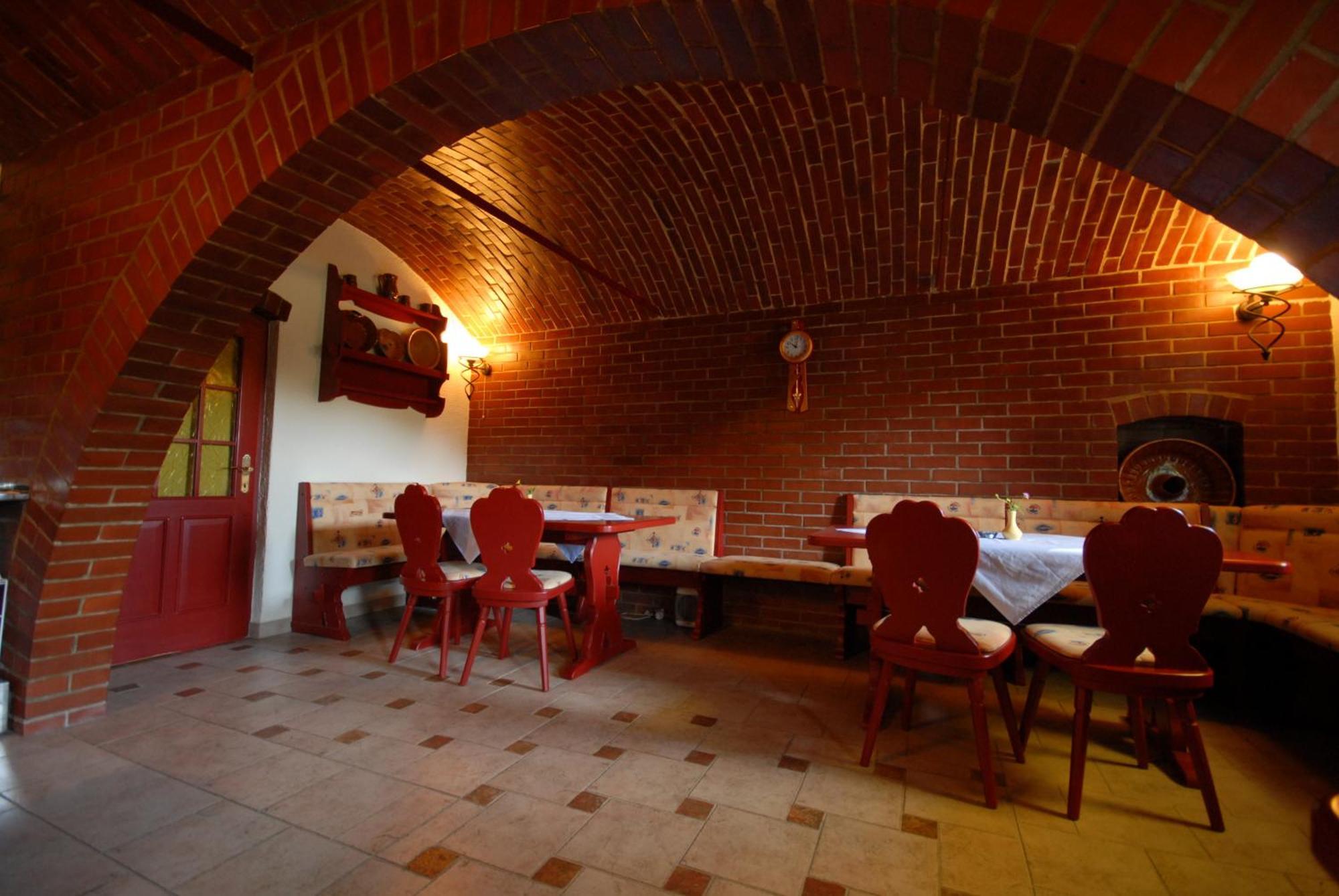 Pod Orehi Guest House Loce pri Poljcanah Ngoại thất bức ảnh