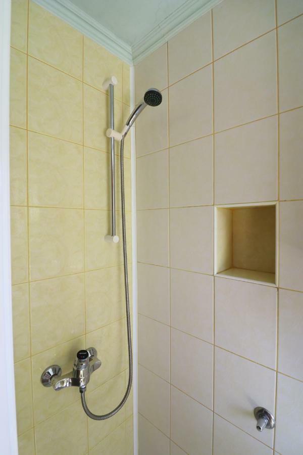 Pod Orehi Guest House Loce pri Poljcanah Ngoại thất bức ảnh
